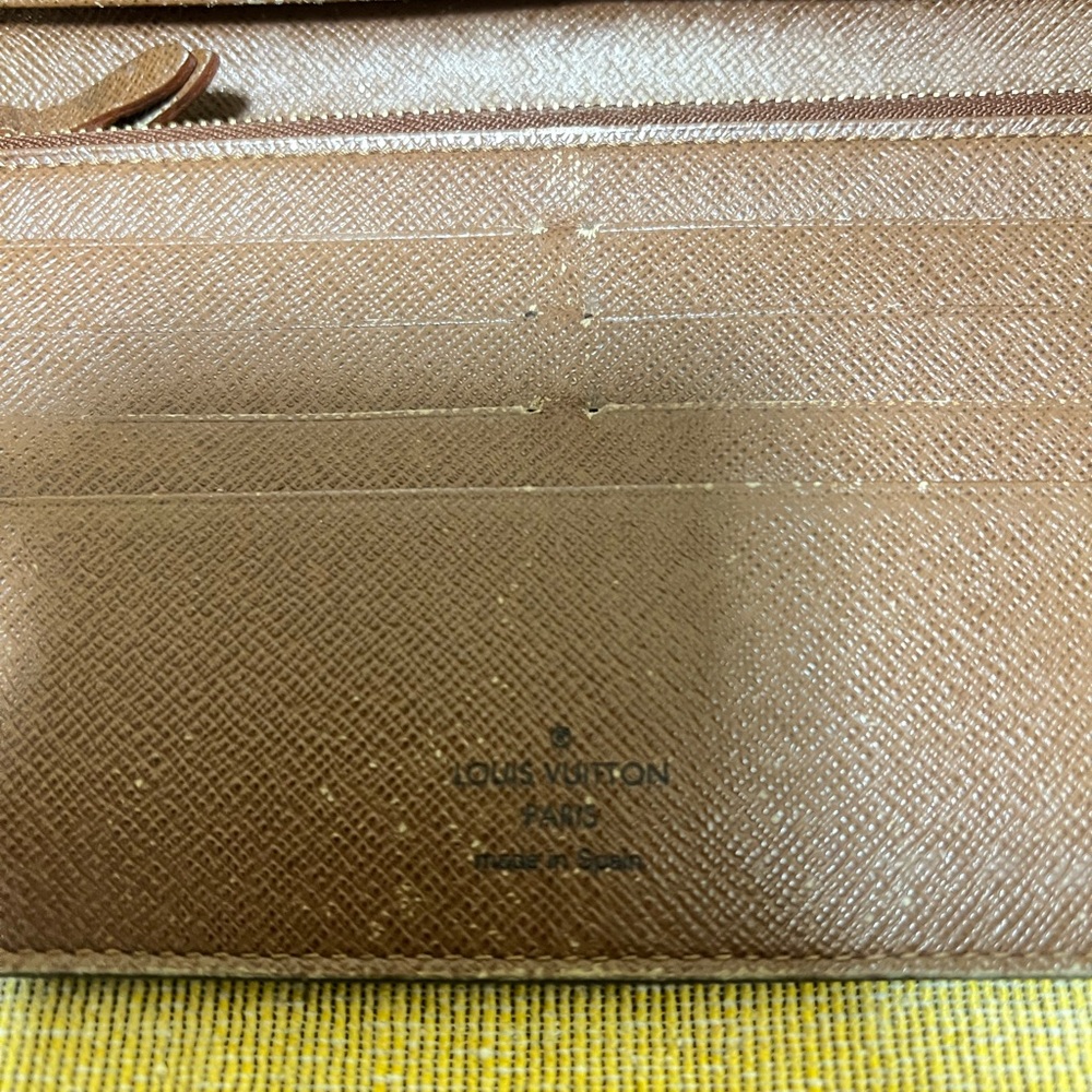 Louis Vuitton Olympe Shoulder Bag W/ Wallet - Picture 4 of 8